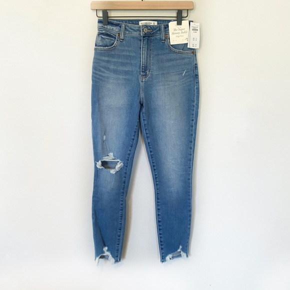 NWT Abercrombie & Fitch Super Skinny Ankle High Rise Distressed Jeans 25 Short - Picture 3 of 7
